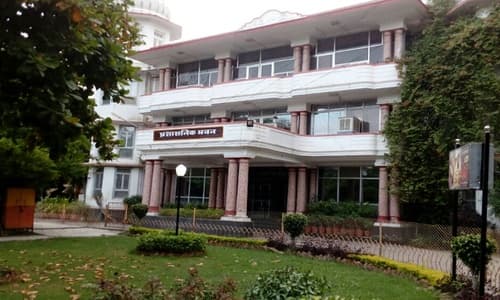 R N T( Ravindra Nath Tagore Medical College) Udaipur